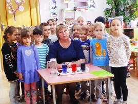 Мастерская "Ксилофон из стаканов воды" Мастерская "Ксилофон из стаканов воды".